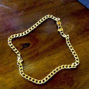 Gold platted chain. Fits all good condition